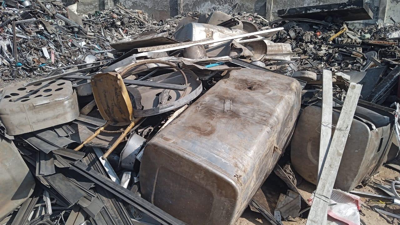 Metal stock and industrial recycling facility